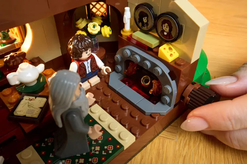 LEGO 10354 ICONS THE LORD OF THE RINGS - THE SHIRE