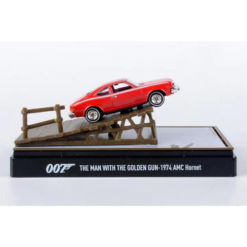 MOTORMAX 1:64 DIECAST MODEL - JAMES BOND 'THE MAN WITH THE GOLDEN GUN' (1974) - 1974 AMC HORNET