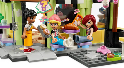 LEGO 42618 - HEARTLAKE CITY CAFE - Toyworld Frankston