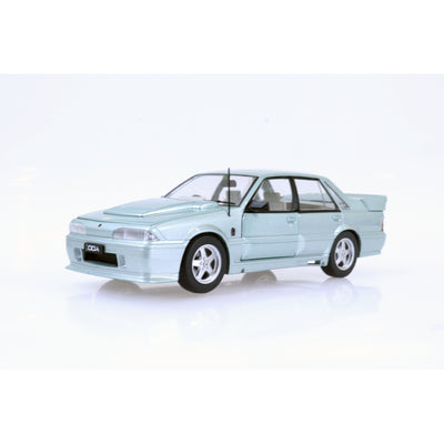 DDA 1:24 HOLDEN VL WALKINSHAW - PANORAMA SILVER