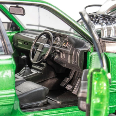 DDA 1:24 HOLDEN VL CALAIS CUSTOM - OSIRIS GREEN