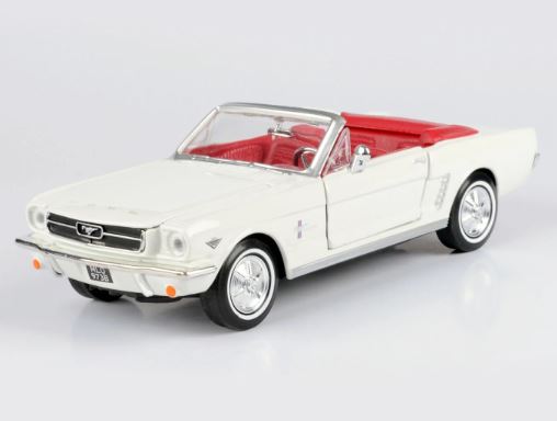 MOTORMAX 1:24 DIECAST MODEL - JAMES BOND 'GOLDFINGER' (1964) - 1964 FORD MUSTANG