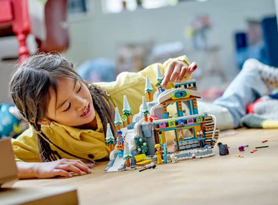 LEGO 41756 HOLIDAY SKI SLOPE AND CAFE - Toyworld Frankston
