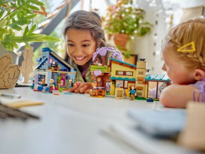 LEGO 42620 OLLY AND PAISLEY'S FAMILY HOUSES - Toyworld Frankston
