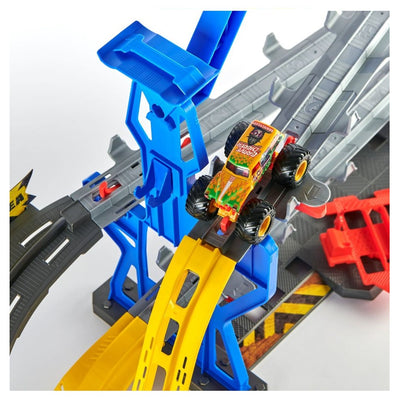 MONSTER JAM 1:64 GARAGE PLAY SET - Toyworld Frankston