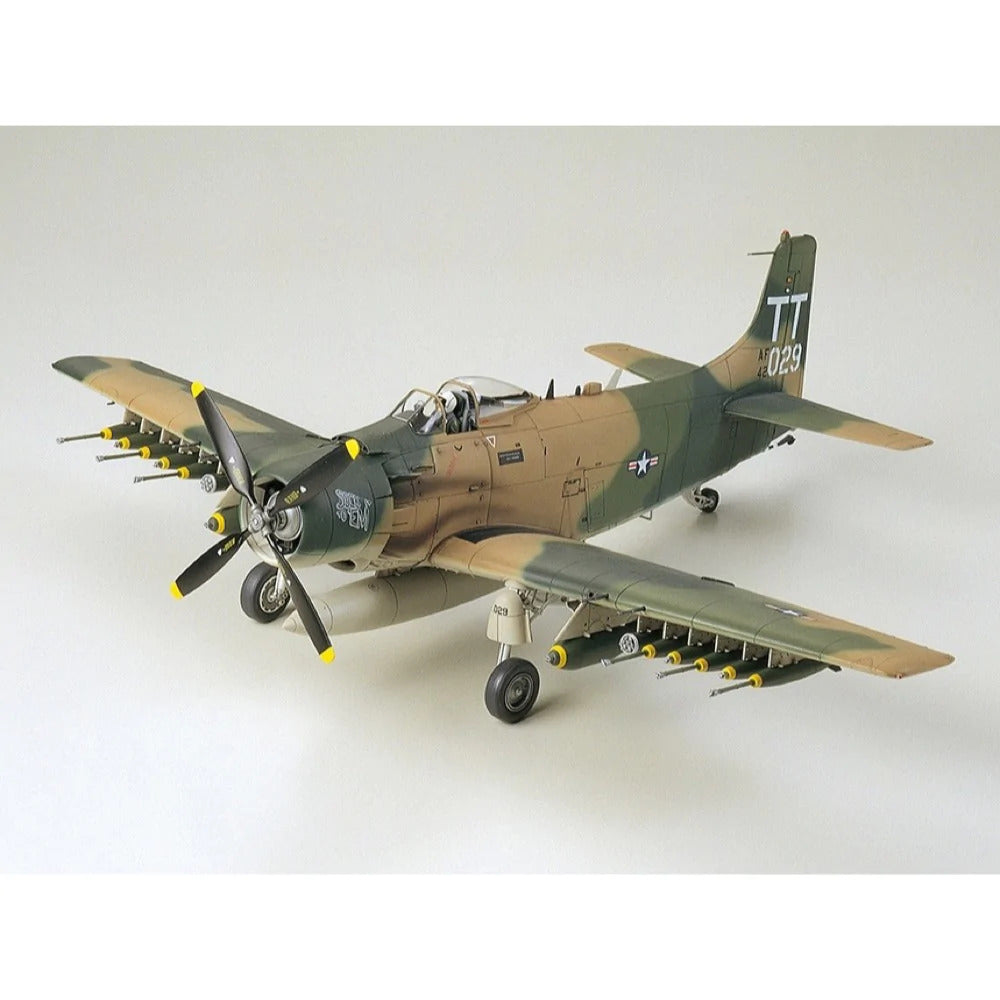 TAMIYA 1/48 DOUGLAS A-1J SKYRAIDER U. S. AIR FORCE