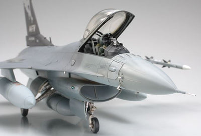 TAMIYA 1:48 LOCKHEED MARTIN F-16C BLOCK 25/32 FIGHTING FALCON ANG