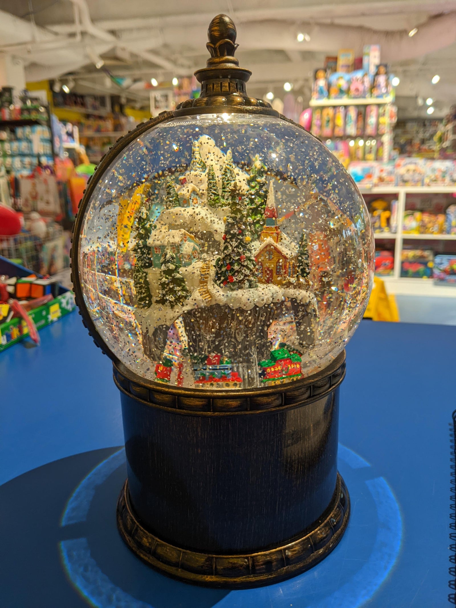 CHRISTMAS GLOBE VILLAGE TRAIN - Toyworld Frankston