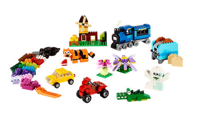LEGO 10696 CLASSIC  LEGO® MEDIUM CREATIVE BRICK BOX - Toyworld Frankston