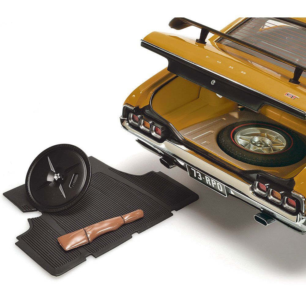 CLASSIC CARLECTABLES 1:18 FORD XA FALCON RPO83 SEDAN SUMMER GOLD