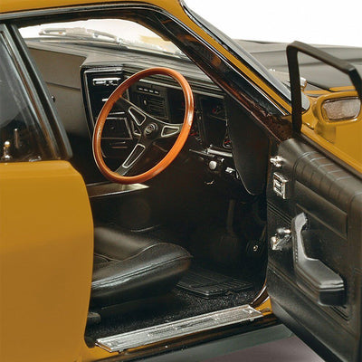 CLASSIC CARLECTABLES 1:18 FORD XA FALCON RPO83 SEDAN SUMMER GOLD