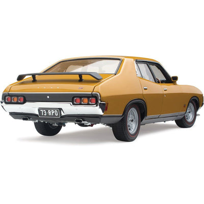 CLASSIC CARLECTABLES 1:18 FORD XA FALCON RPO83 SEDAN SUMMER GOLD