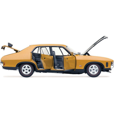 CLASSIC CARLECTABLES 1:18 FORD XA FALCON RPO83 SEDAN SUMMER GOLD