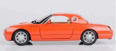 MOTORMAX 1:24 DIECAST MODEL - JAMES BOND 'DIE ANOTHER DAY' (2002) - 2002 FORD THUNDERBIRD