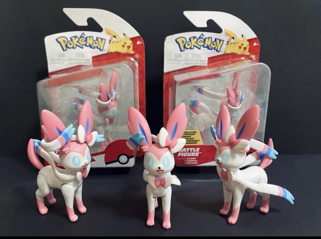 Sylveon action store figure